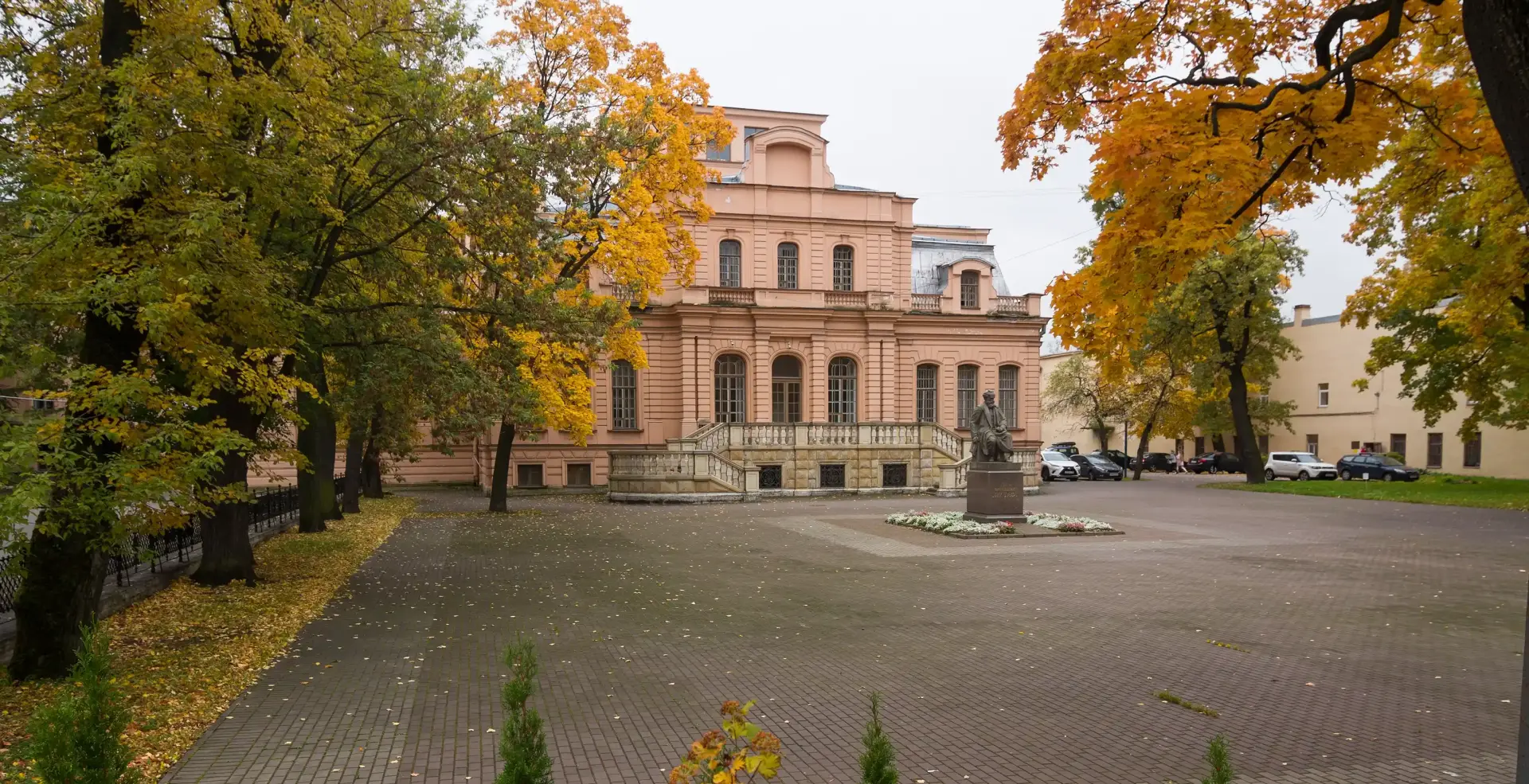 Вузы Санкт-Петербурга 2025 с низкими проходными баллами