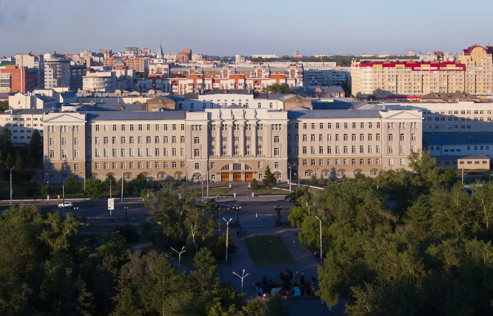 Популярные вузы Омска 2025 года