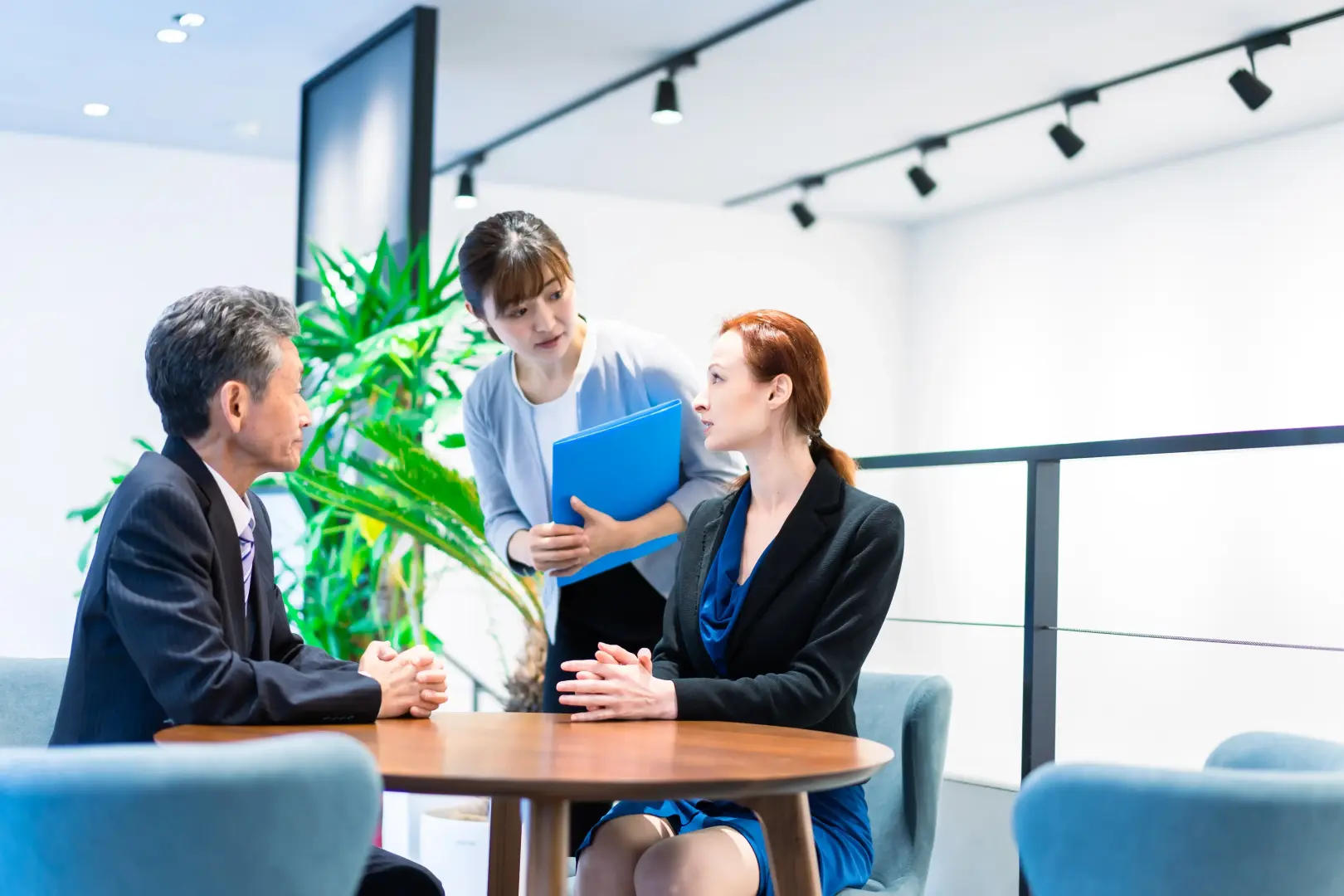 Какие профессии связаны с иностранными языками