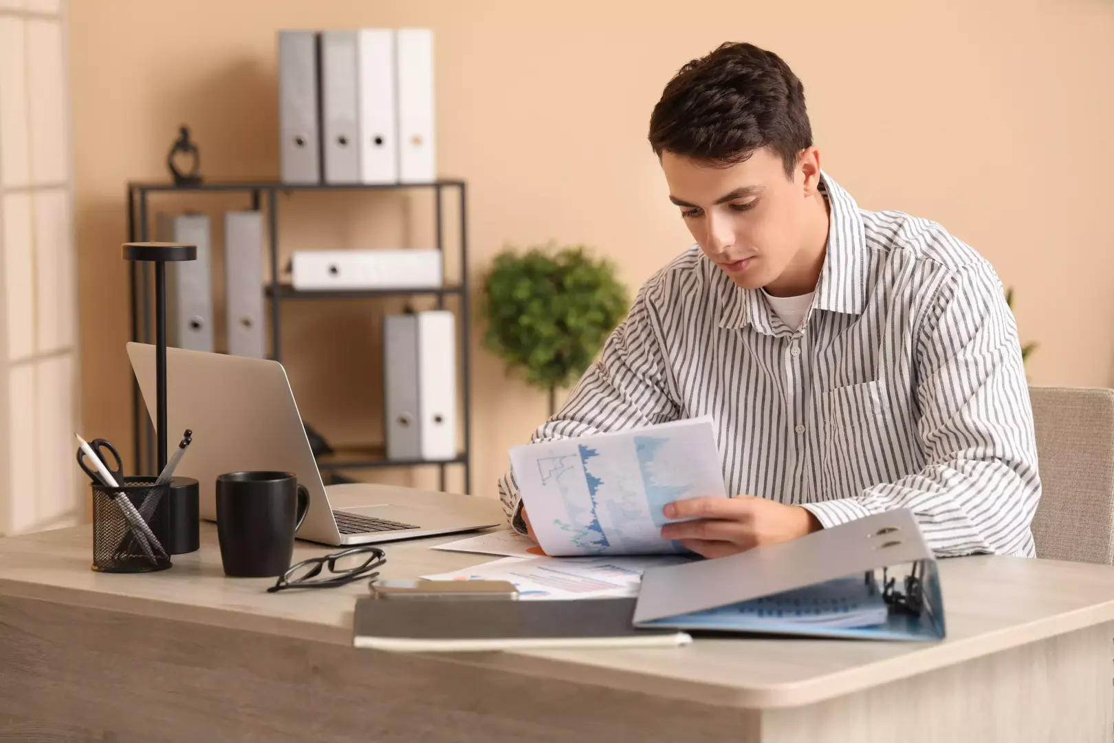 Что должен знать и уметь экономист