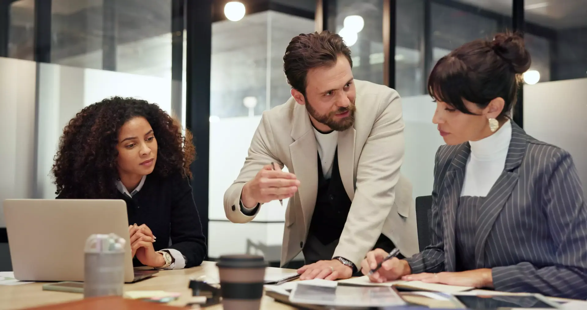 Кем можно работать в области менеджмента