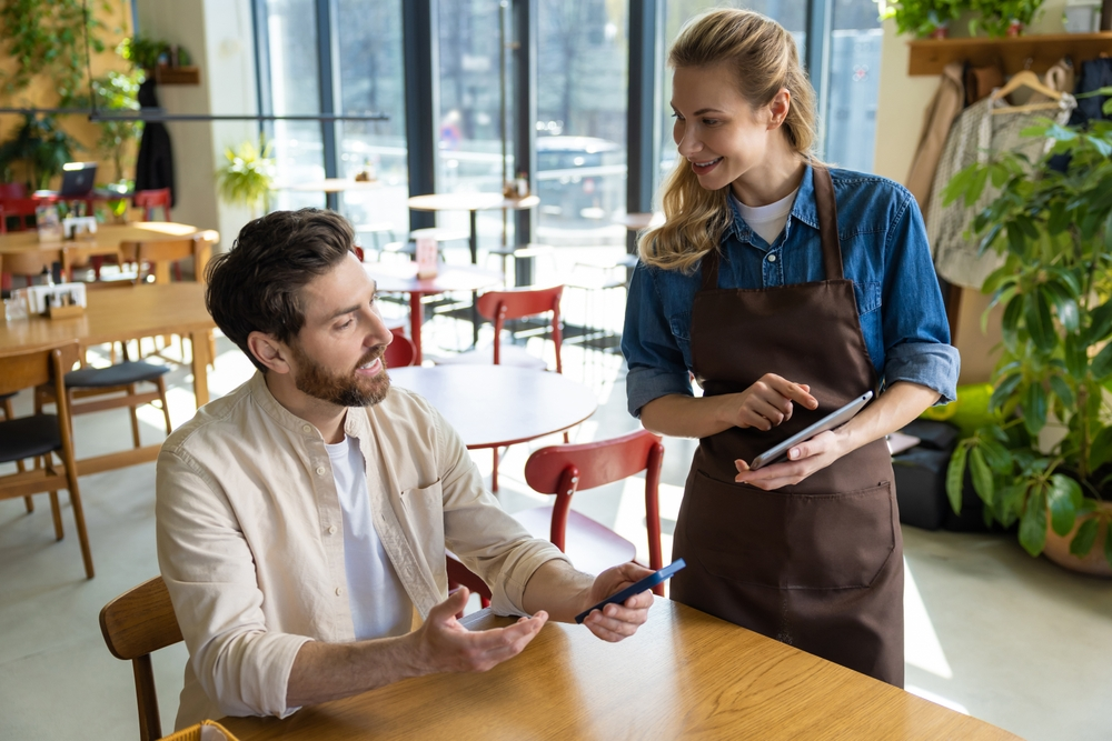 Сфера обслуживания: профессии, которые делают жизнь комфортнее и ярче