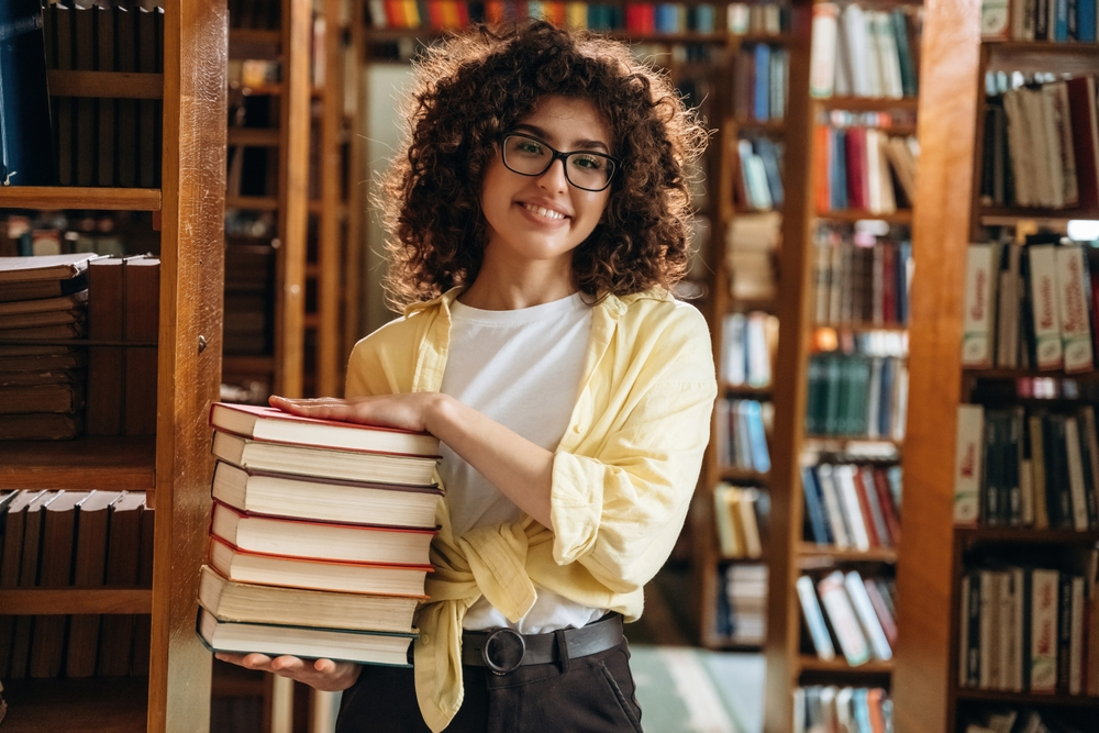 Библиотекарь: работа, где традиции книжного дела встречаются с современными технологиями