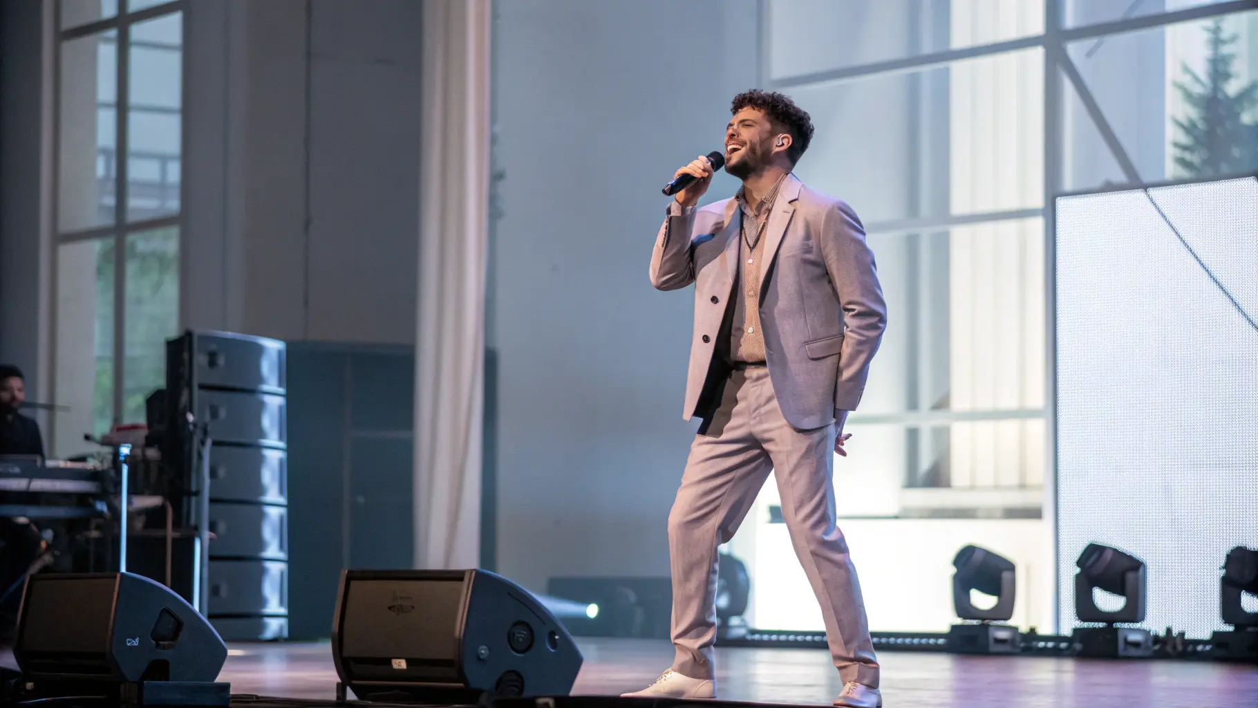 Артист эстрады